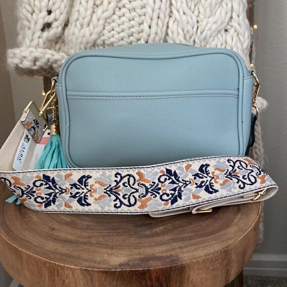 UNNI Tassel Camera Crossbody Bag NWT - Picture 8 of 9